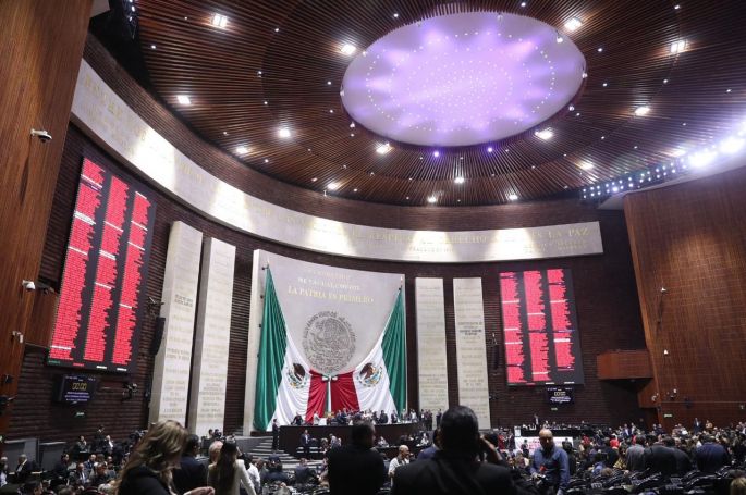Diputados aprueban reducir a 65 años la edad para recibir pensión, otorgarla también a personas con discapacidad y apoyar a campesinos y pescadores