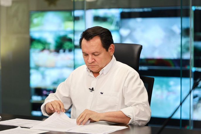 Encabeza el Gobernador los trabajos de vigilancia y seguimiento de Milton desde el C5i de la SSP