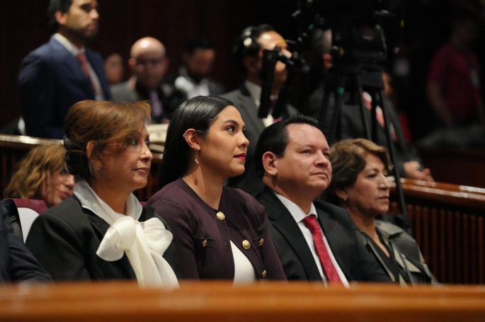 Acompaña Díaz Mena a Claudia Sheinbaum a rendir protesta como Presidenta de México