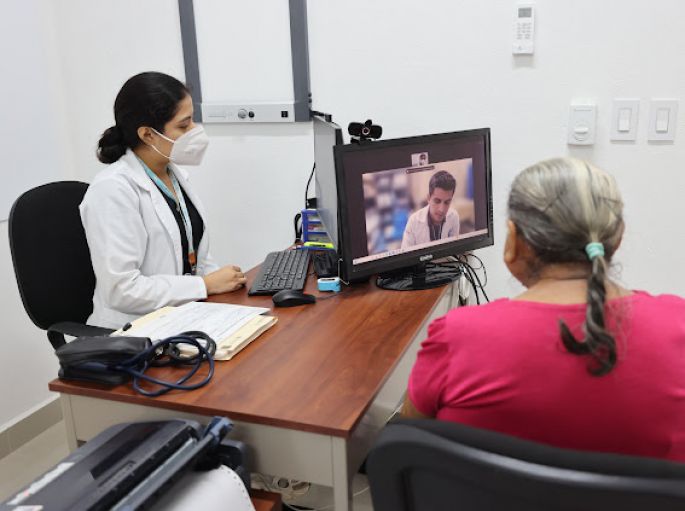 Más de 100 médicos se incorporan a unidades de primer nivel en el estado: SSY