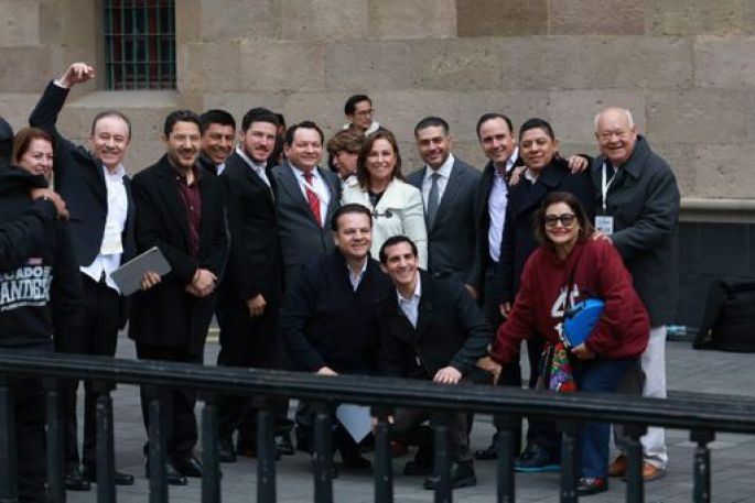 Acude Díaz Mena al informe de 100 días del gobierno de la Presidenta Claudia Sheinbaum