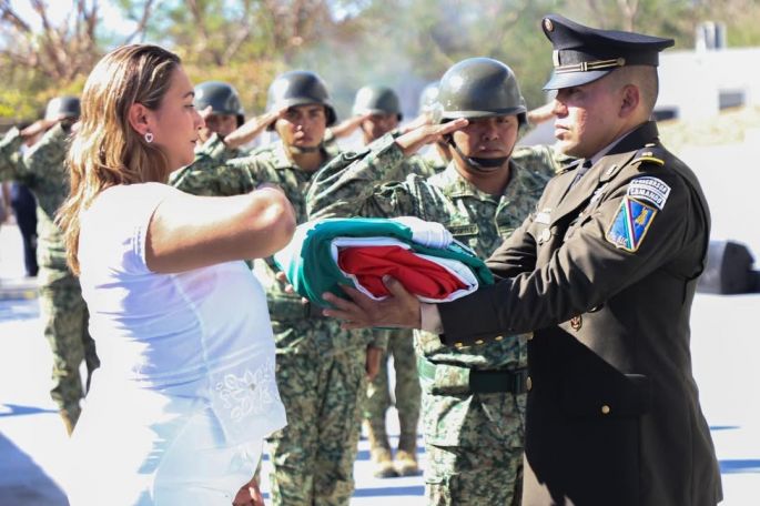 Ceremonia de Incineración y Abanderamiento del Lábaro Patrio Nacional en el Congreso del Estado