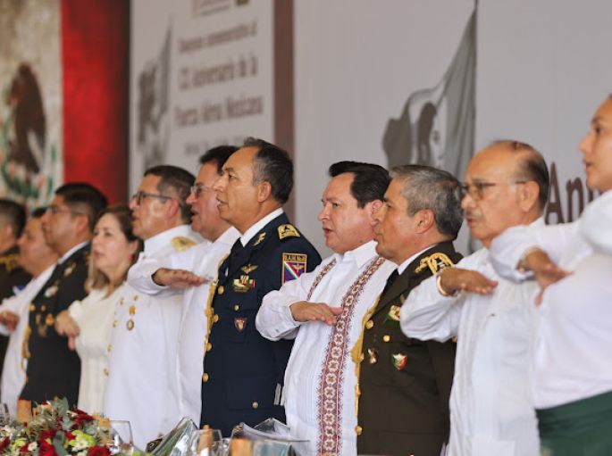 Preside el Gobernador Joaquín Díaz Mena el CX aniversario de la Fuerza Aérea Mexicana en Yucatán