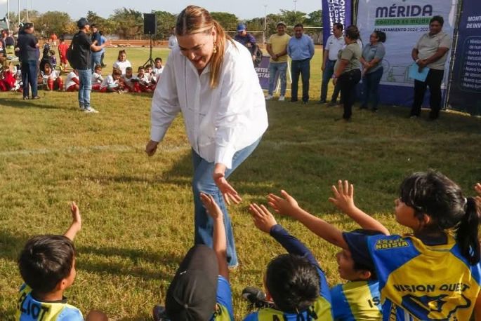 Entrega Cecilia Patrón espacio deportivo diseñado por las y los ciudadanos de San José Tecoh