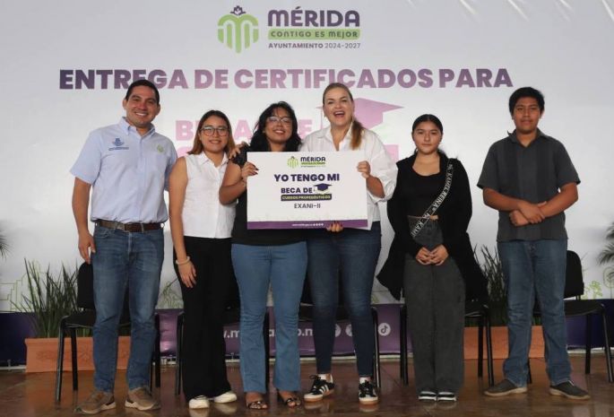 Impulsa Cecilia Patrón a jóvenes para que puedan continuar sus estudios.