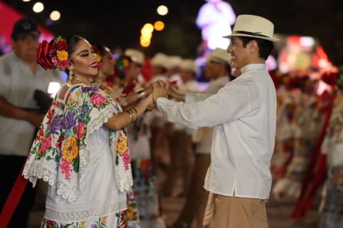 Noche Regional del Carnaval de Mérida Amazónico 2025: Un despliegue de color, cultura y tradición