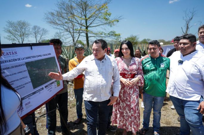 Supervisa el Gobernador Joaquín Díaz Mena, avance de obras de conservación en las vías Izamal-Cacalchén y Citilcum-Hoctún