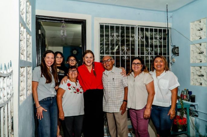 Entrega Cecilia Patrón mejoras en viviendas de personas mayores del oriente de Mérida