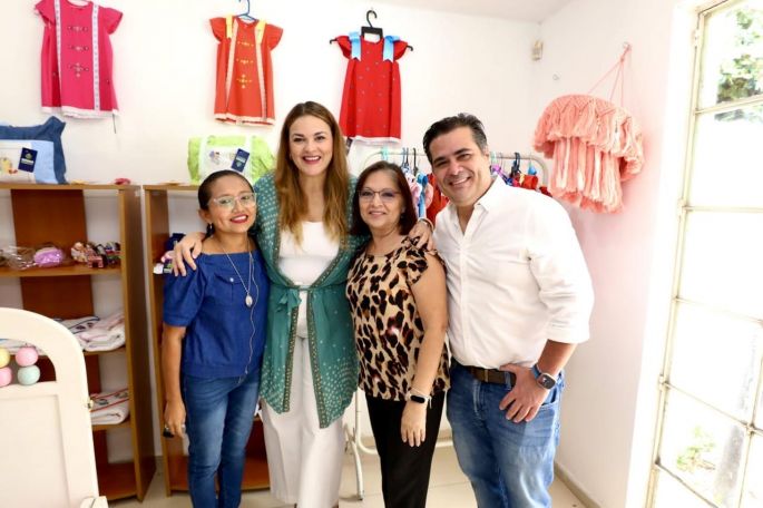 Impulsa Cecilia Patrón a emprendedoras meridanas de la industria textil