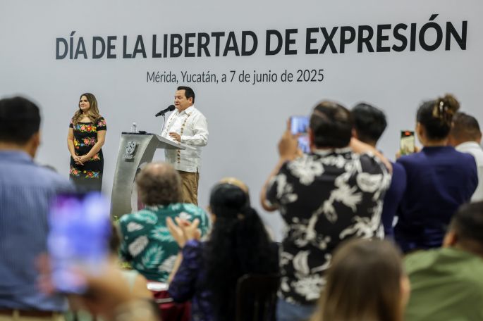 Gobierno del Renacimiento Maya reconoce trayectoria de destacados comunicadores