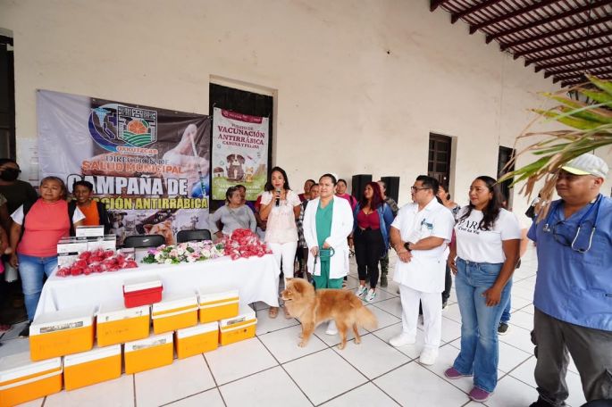Campaña de vacunación canina y felina en Oxkutzcab 