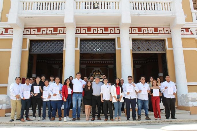 El PRI de hoy se construye con jóvenes preparados para tener una mejor sociedad: Gaspar Quintal
