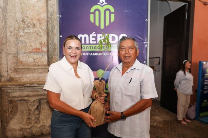 En cada jornada de atención ciudadana, cientos de familias adquieren un árbol para una Mérida más verde: Cecilia Patrón.