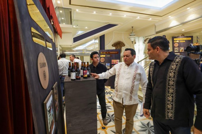Gobernador Joaquín Díaz Mena reafirma apoyo a emprendedoras y emprendedores