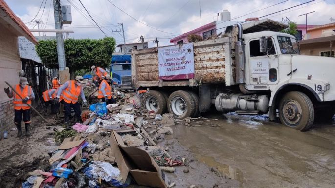 Ya en operación brigada yucateca que auxilia a comunidades afectadas en Veracruz