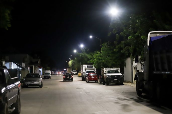 Cecilia Patrón mejora la iluminación en más colonias de Mérida con nuevas luminarias LED