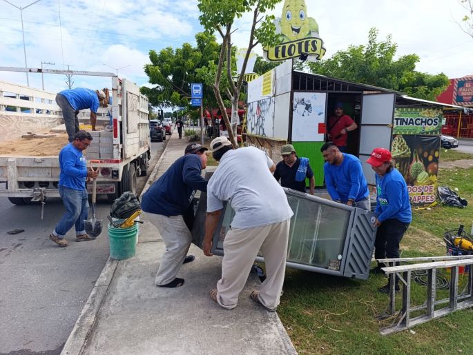 Ayuntamiento de Mérida mantiene el orden y recupera espacios que ponían en riesgo a la ciudadanía