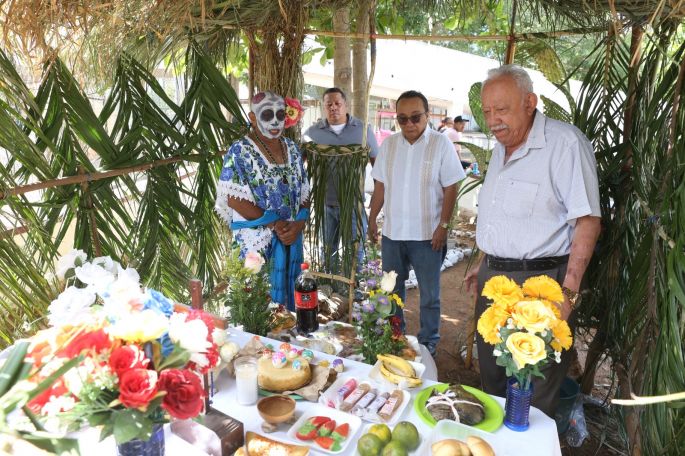Realizan muestra de altares en el Cereso de Mérida