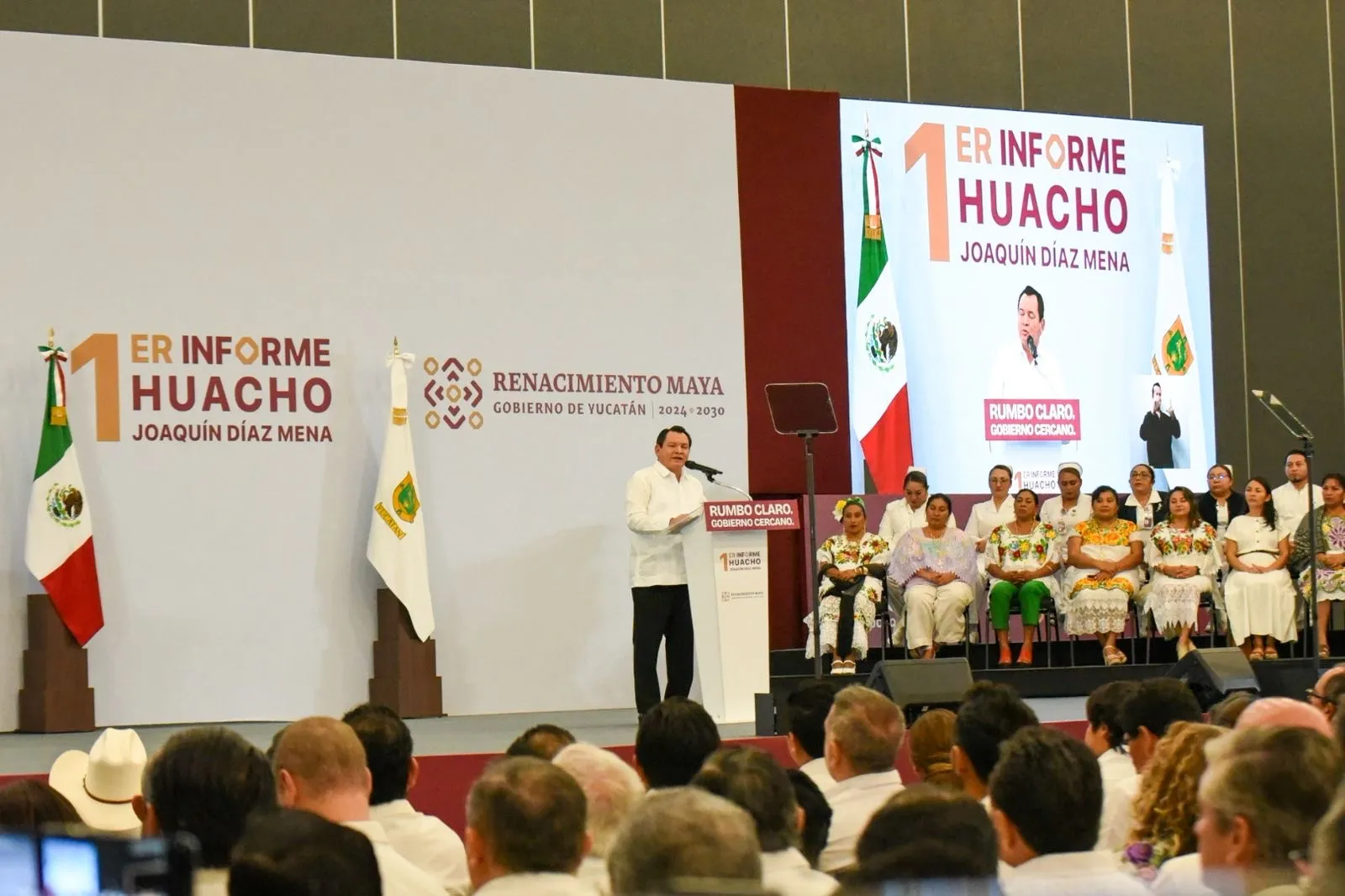 Díaz Mena lanza reproche por “mezquindad” a diputados del PAN durante su Informe