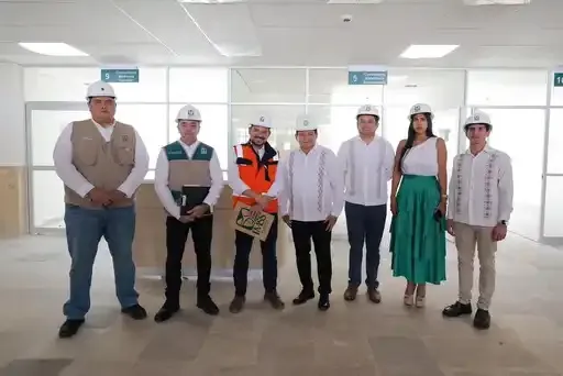 Supervisan Gobernador y director del IMSS avances del hospital de Francisco de Montejo