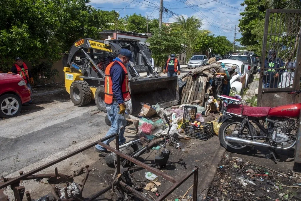 Basura, abandono y riesgo: Mérida tiene al menos 40 predios problemáticos en la mira