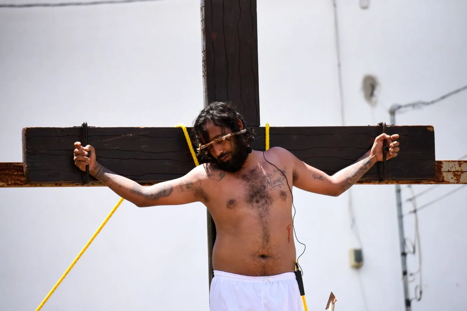 Personas privadas de su libertad representan el Viacrucis en el Cereso de Mérida