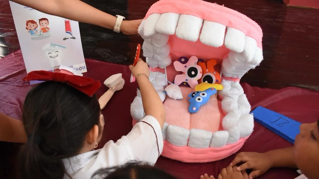Promueven salud bucal entre las infancias con jornada en unidad dental móvil