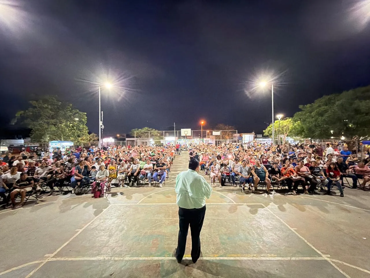 Bayardo Ojeda reúne a más de 700 mamás en festejos por el Día de las Madres