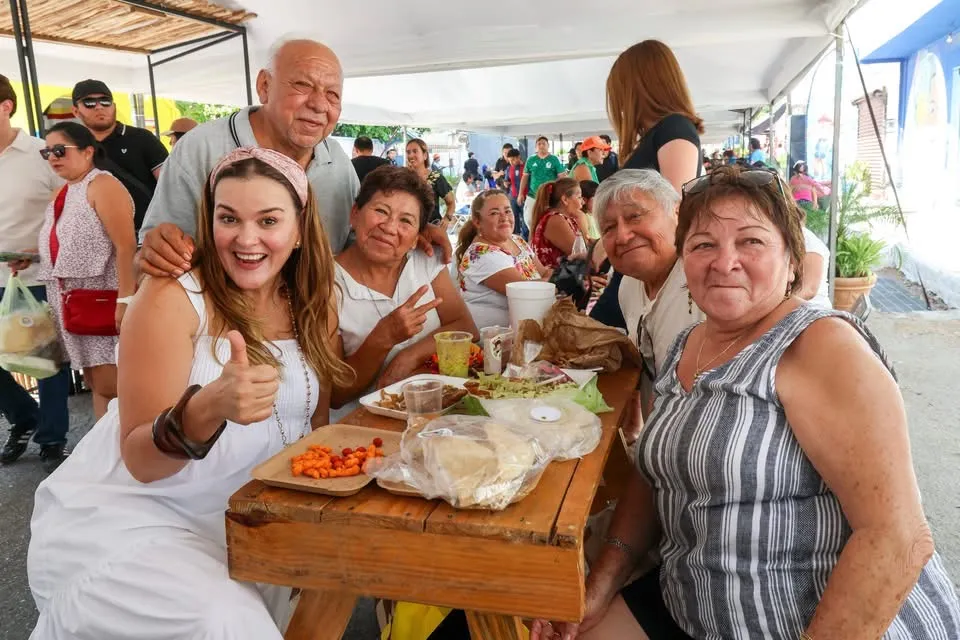 Cecilia Patrón encabezó el Festival de la Chicharra en Xcalachén