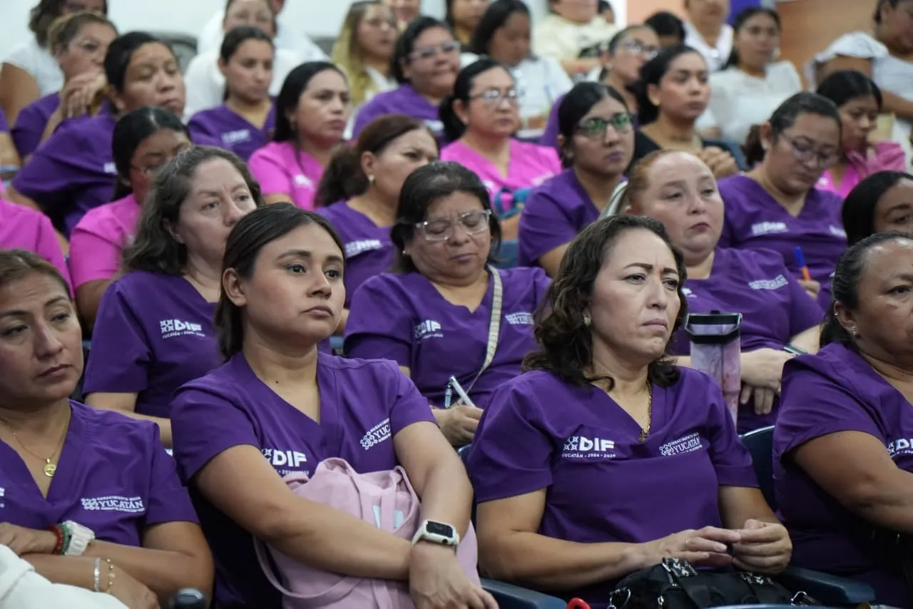 DIF Yucatán fortalece atención infantil con capacitación sobre autismo y neurodesarrollo