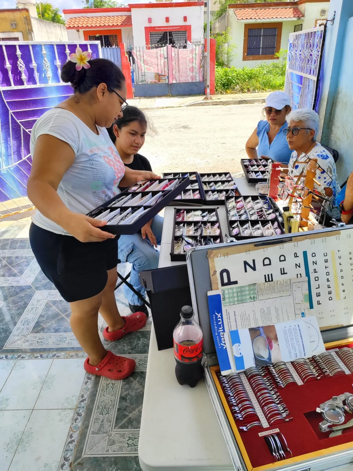 Acercan servicios de salud y lentes a bajo costo a familias de Ciudad Caucel