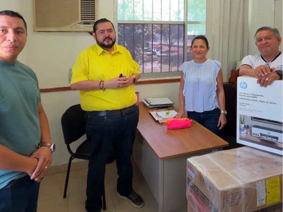 Bayardo Ojeda impulsa la educación desde las aulas