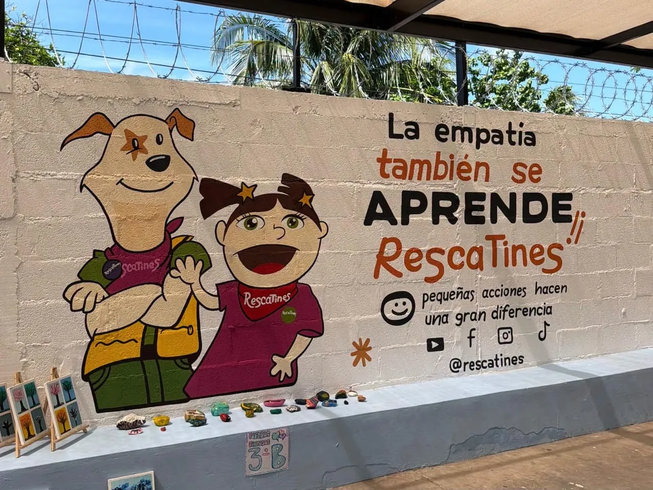 Rescatines y Ayuntamiento de Mérida inauguran la primera Barda de la Empatía